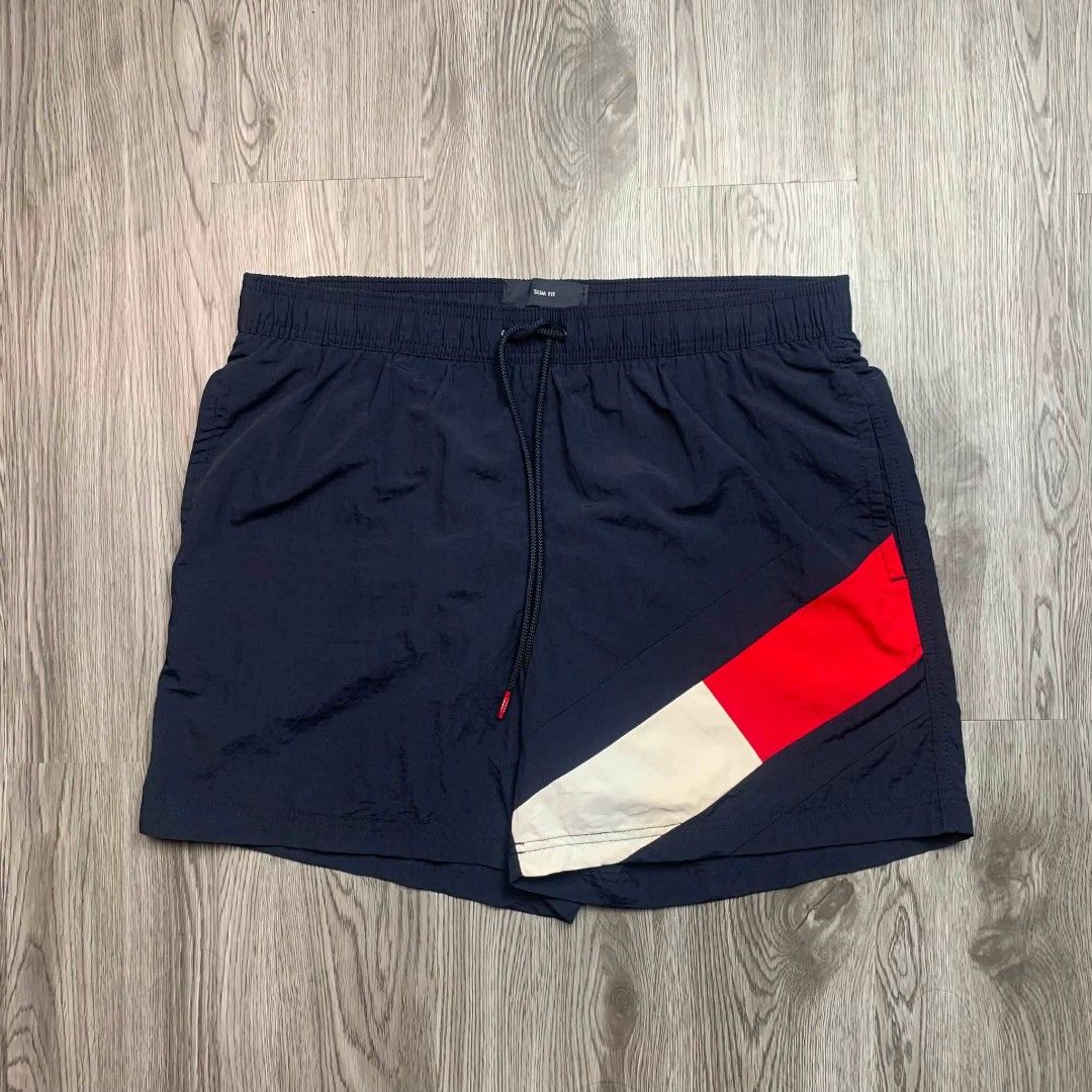TOMMY HILFIGER (Category: Shorts) located in Carmen. Submitted by luxurious_1 (Listing ID 1470843800, Image 2). Description: TOMMY HILFIGER SZ LARGE WAIST 30-34 LENGTH 17'5 EXCELLENT CONDITION NO ISSUE.
