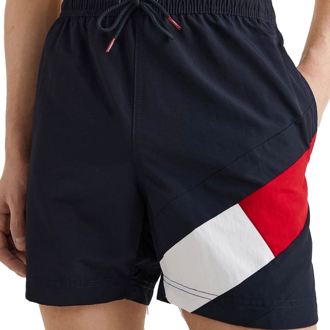 TOMMY HILFIGER (Category: Shorts) located in Carmen. Submitted by luxurious_1 (Listing ID 1470843800, Image 1). Description: TOMMY HILFIGER SZ LARGE WAIST 30-34 LENGTH 17'5 EXCELLENT CONDITION NO ISSUE.