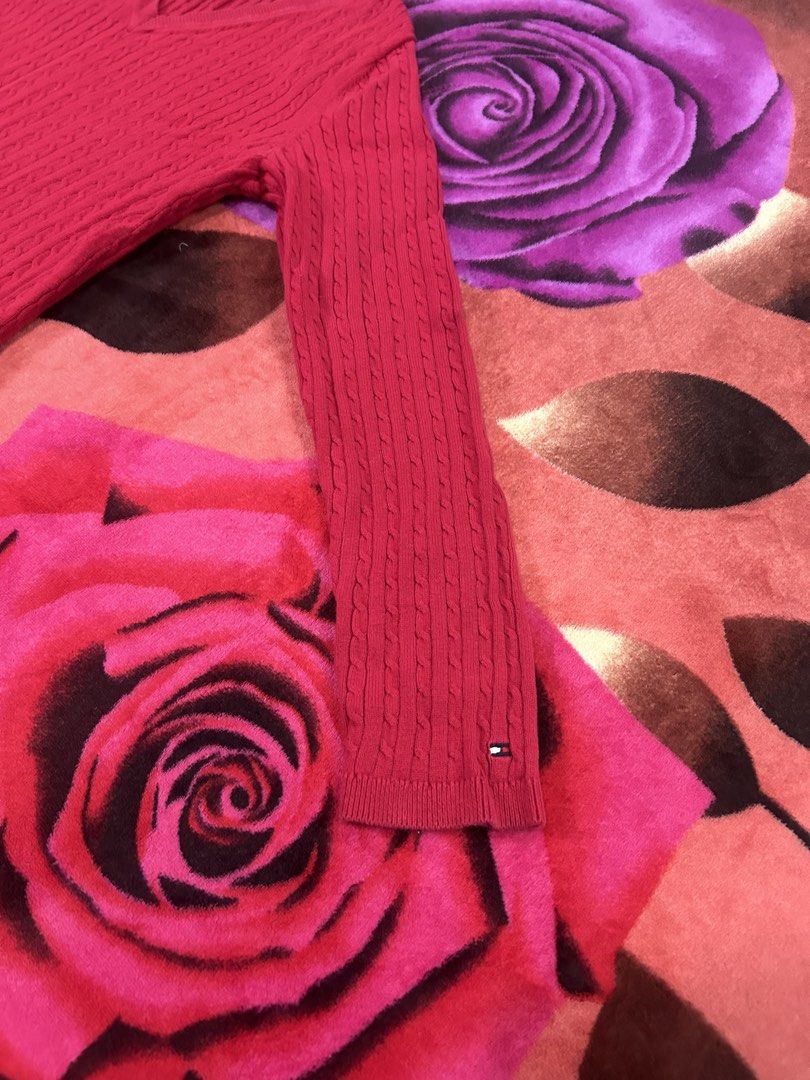 TOMMY HILFIGER CABLE KNITTED RED VNECK SWEATER (Category: Coats, Jackets and Outerwear) located in Dasmarinas. Submitted by dnnr3rdyyyyy (Listing ID 1470822940, Image 3). Description: Dimensions 16 Width 23 Length Size small Cut Tags 9.5/10 color rate Good as new condition No Major issues Cut tags in neck Authentic/Legit Unique Fabric.