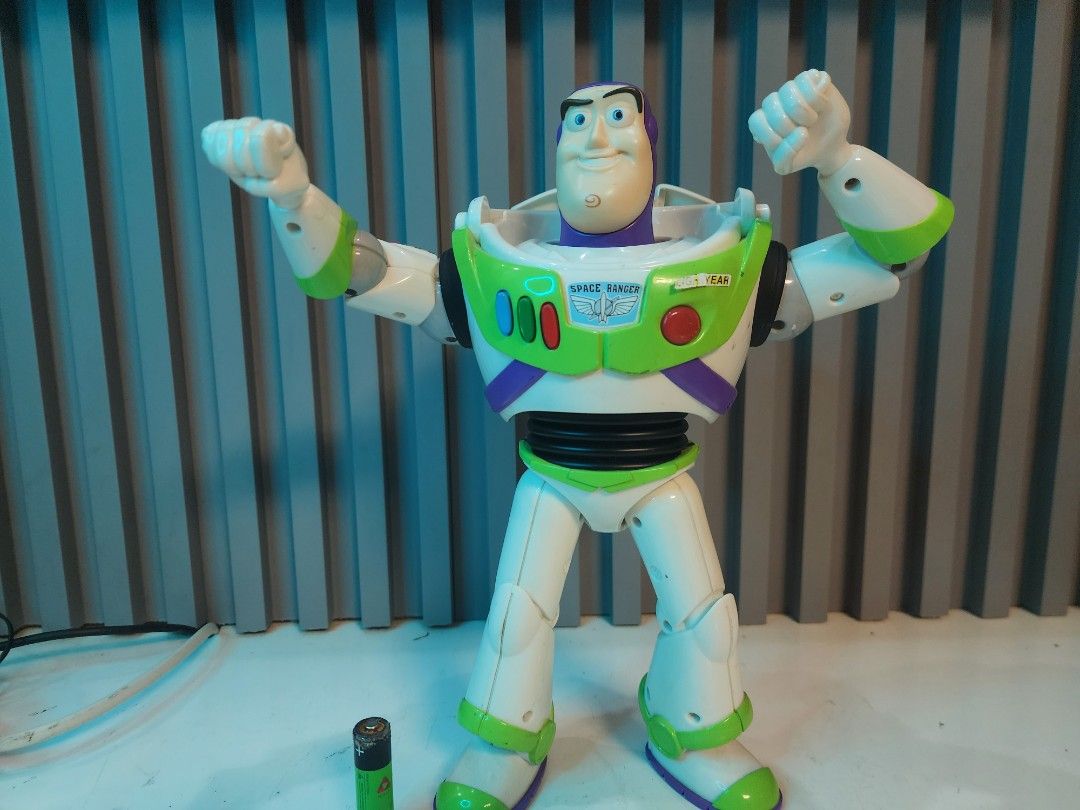 TOMY Disney Pixar Buzz Lightyear (Category: Figurines & Statues) located in Tarlac. Submitted by ziv_surplus (Listing ID 1470893393, Image 1). Description: AS IS not articulated.