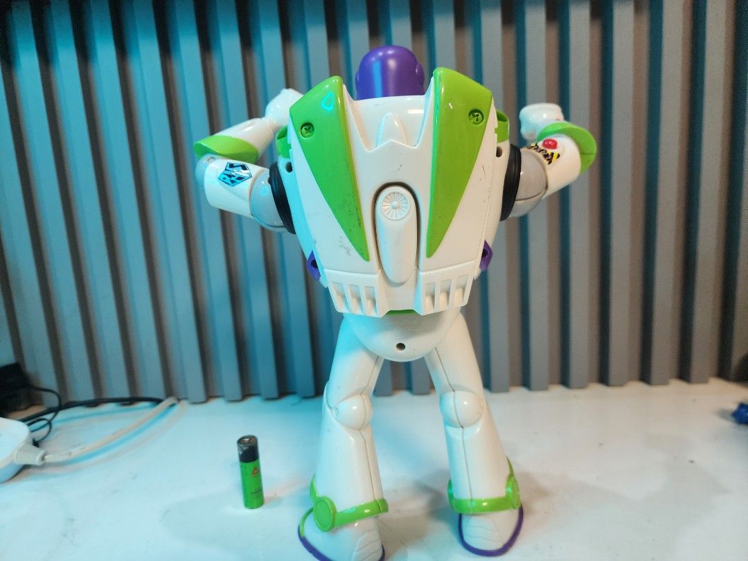 TOMY Disney Pixar Buzz Lightyear (Category: Figurines & Statues) located in Tarlac. Submitted by ziv_surplus (Listing ID 1470893393, Image 2). Description: AS IS not articulated.