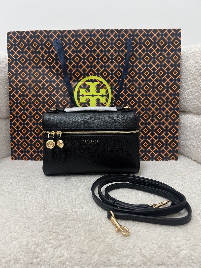 Tory Burch Black Vanity Crossbody Bag (Category: Cross-body Bags) located in Abulug. Submitted by jamiecammie (Listing ID 1470748662, Image 1). Description: Original & No issue.