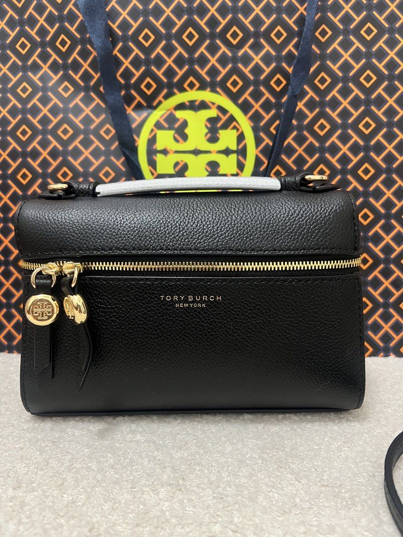 Tory Burch Black Vanity Crossbody Bag (Category: Cross-body Bags) located in Abulug. Submitted by jamiecammie (Listing ID 1470748662, Image 2). Description: Original & No issue.