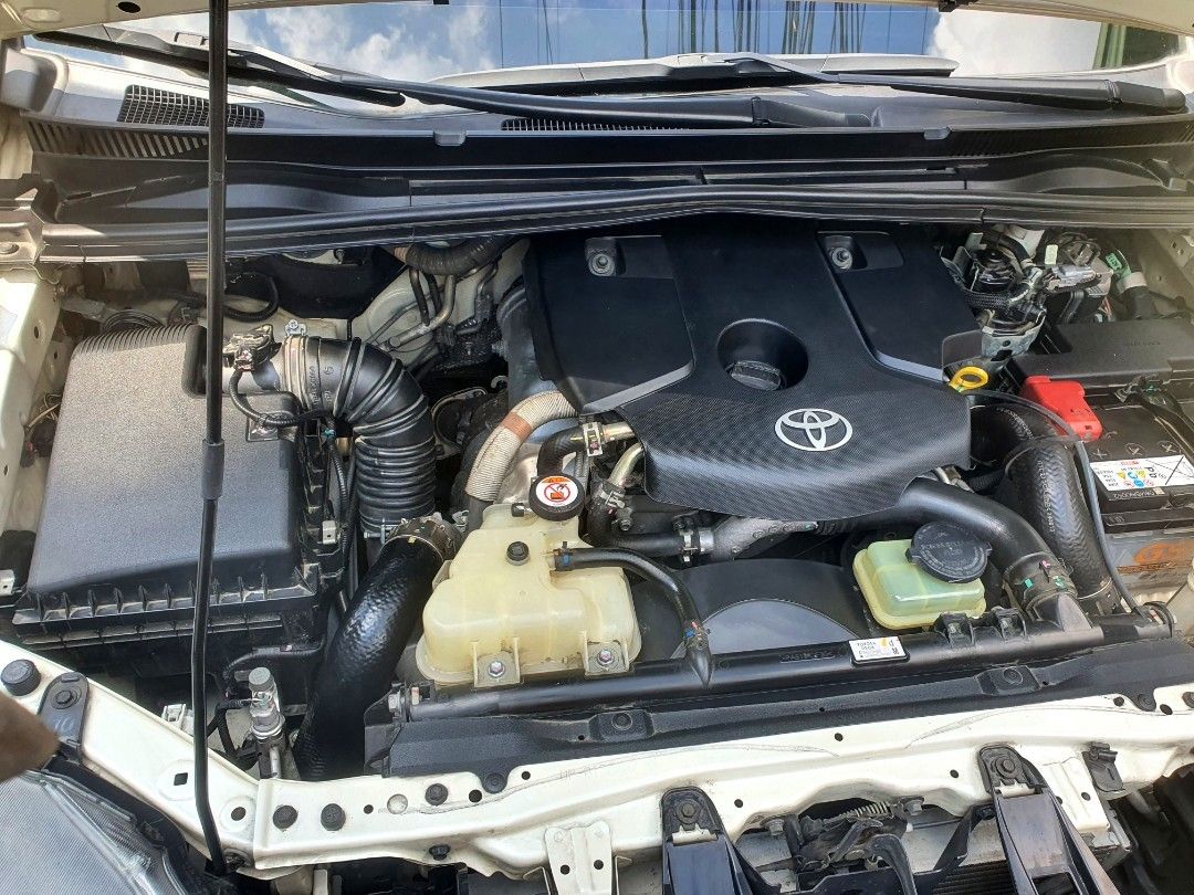 Toyota Innova (Category: Used Cars) located in Quezon City. Submitted by olxph_935890903 (Listing ID 1470764875, Image 3). Description: toyota innova v 2025 top of the line push start captain seat middle row intelligent door open all power window orig paint no repair ist owner spare key 3m tint daylight running light 17inches mags and tires 18k odo loc qc..west ave.