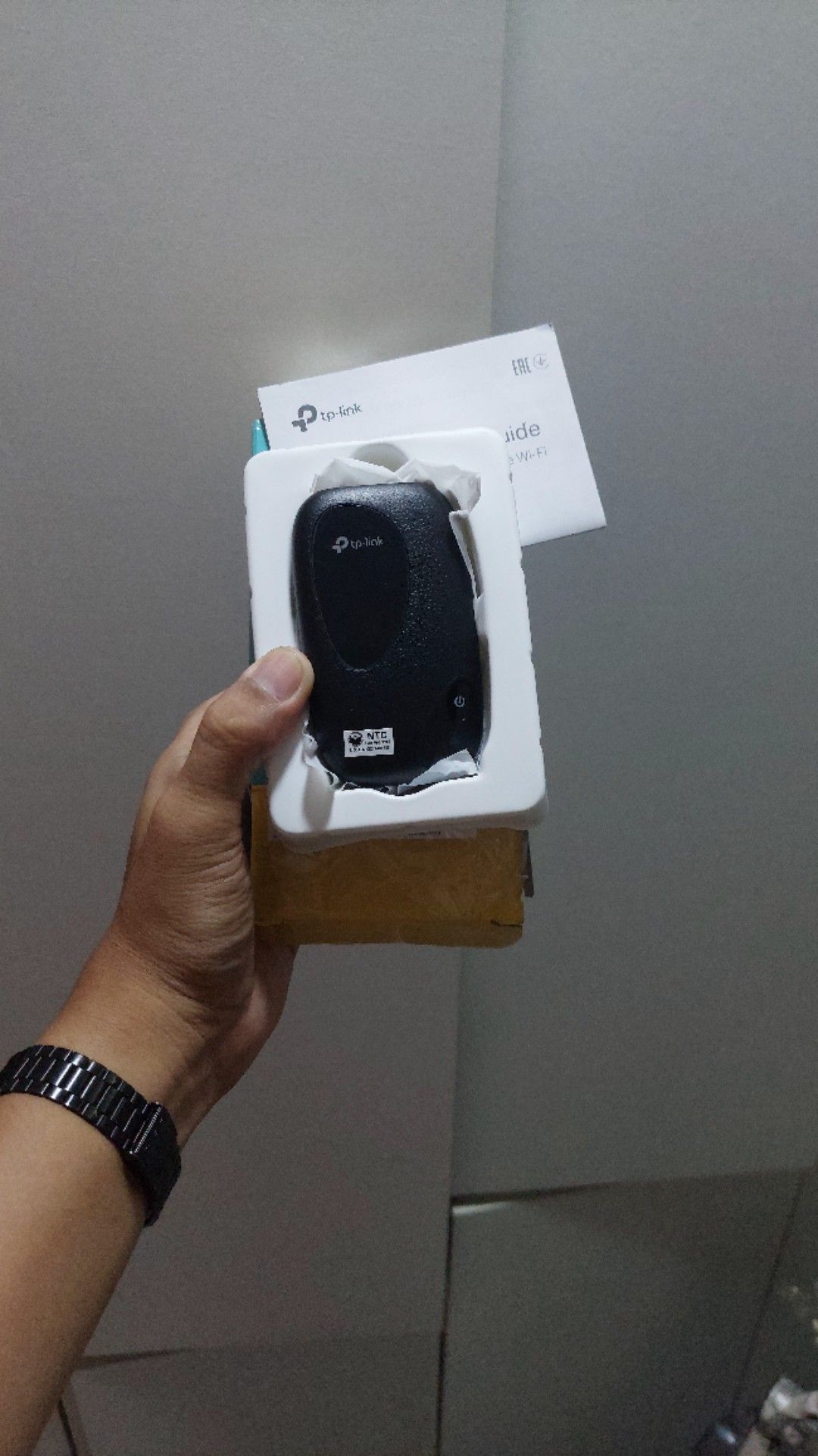 TP-Link M7010 4G LTE Mobile Wi-Fi (Category: Networking) located in Manila. Submitted by lesterjohn17980 (Listing ID 1470761334, Image 2). Description: - Brand: TP-Link M7010 4G LTE Mobile Wi-Fi Hotspot - Condition: Brand new, unused, and still sealed in original plastic wrap with box and manual - Network: Supports both FDD-LTE and TDD-LTE networks for reliable connectivity - Speed: Fast download speeds of up to 150 Mbps - Battery: Long-lasting b