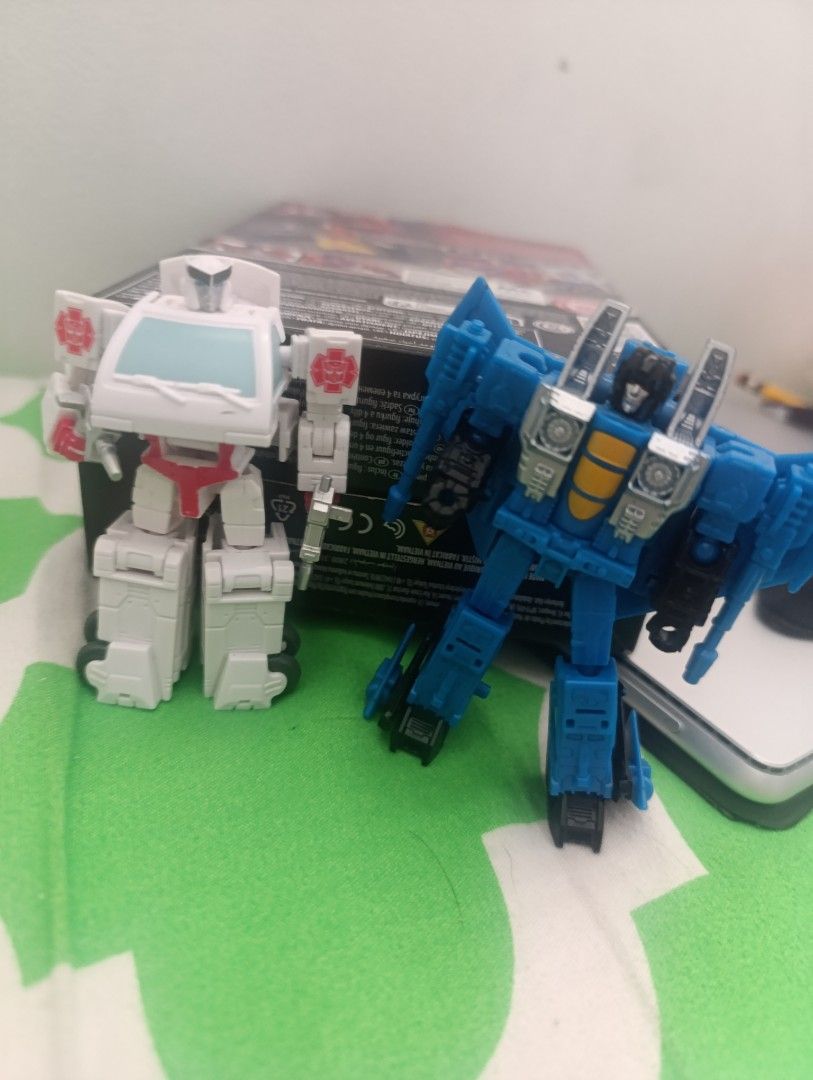 Transformers core class thundercracker and ratchet (Category: Action & Battle Toys) located in Manila. Submitted by vitopasco (Listing ID 1470796086, Image 1). Description: take all set, core class ratchet and thundercracker both figures good condition, both boxes (damaged) included Lalamove delivery only gcash payment pm if interested .