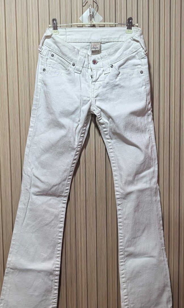 True Religion (Category: Jeans) located in General Santos City (Dadiangas). Submitted by hasolhard (Listing ID 1470852081, Image 1). Description: True Religion Size 26.