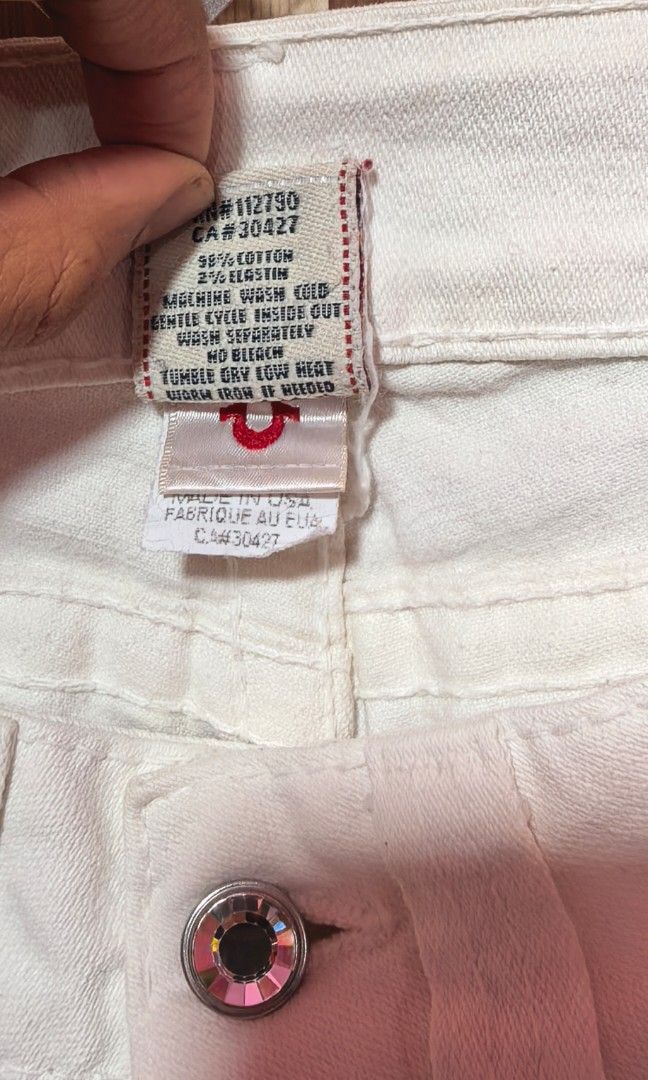 True Religion (Category: Jeans) located in General Santos City (Dadiangas). Submitted by hasolhard (Listing ID 1470852081, Image 3). Description: True Religion Size 26.