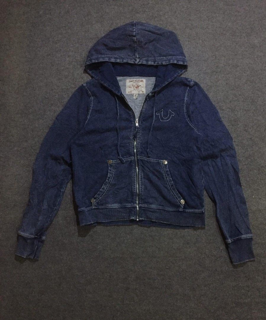 TRUE RELIGION DENIM JACKET (AUTHENTIC) (Category: Coats, Jackets and Outerwear) located in General Santos City (Dadiangas). Submitted by thrift_n_south (Listing ID 1470856433, Image 1). Description: Excellent Condition 9.5/10 Color Rate Dimes: 19x22.5( Size M on tags) Flawless | Needs Wash.