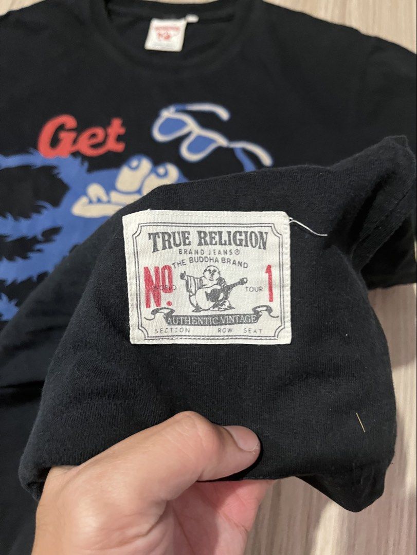 True Religion tshirt (Category: Tshirts & Polo Shirts ) located in Lipa City. Submitted by hoywilliam (Listing ID 1470824414, Image 2). Description: True Regilion tshirt( Black) best fit medium to large Width-21 length-26 Used thrifted only for only 450 free shipped Location Lipa City Batangas📍.