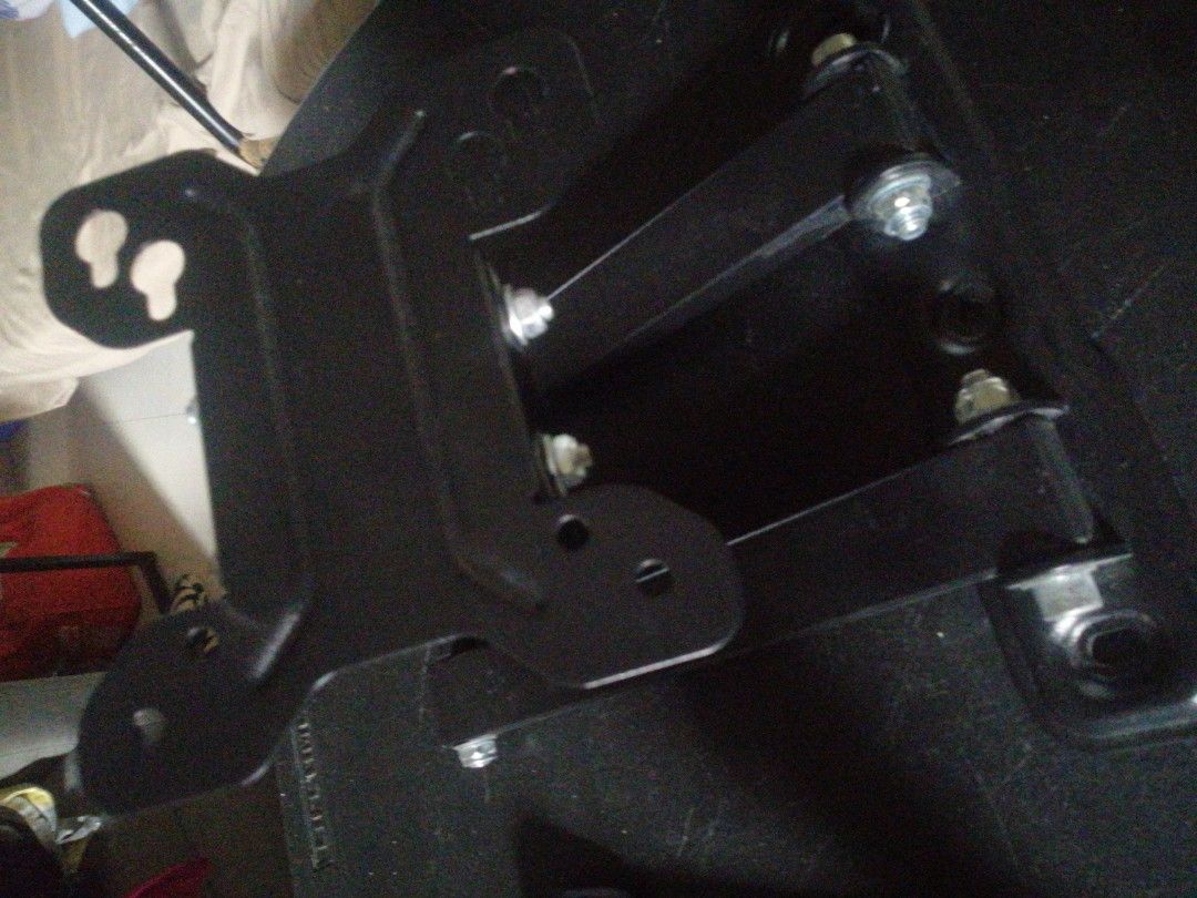 True Vision Adjustable TV Wall Mount Bracket (Category: TV Parts & Accessories) located in Manila. Submitted by vastwind_52eb49 (Listing ID 1470785284, Image 1). Description: True Vision articulating wall mount bracket for televisions and monitors. Sturdy metal arms with multiple adjustment points for swivel and tilt movement. Mounting plates included for easy wall and display installation. Black finish throughout..
