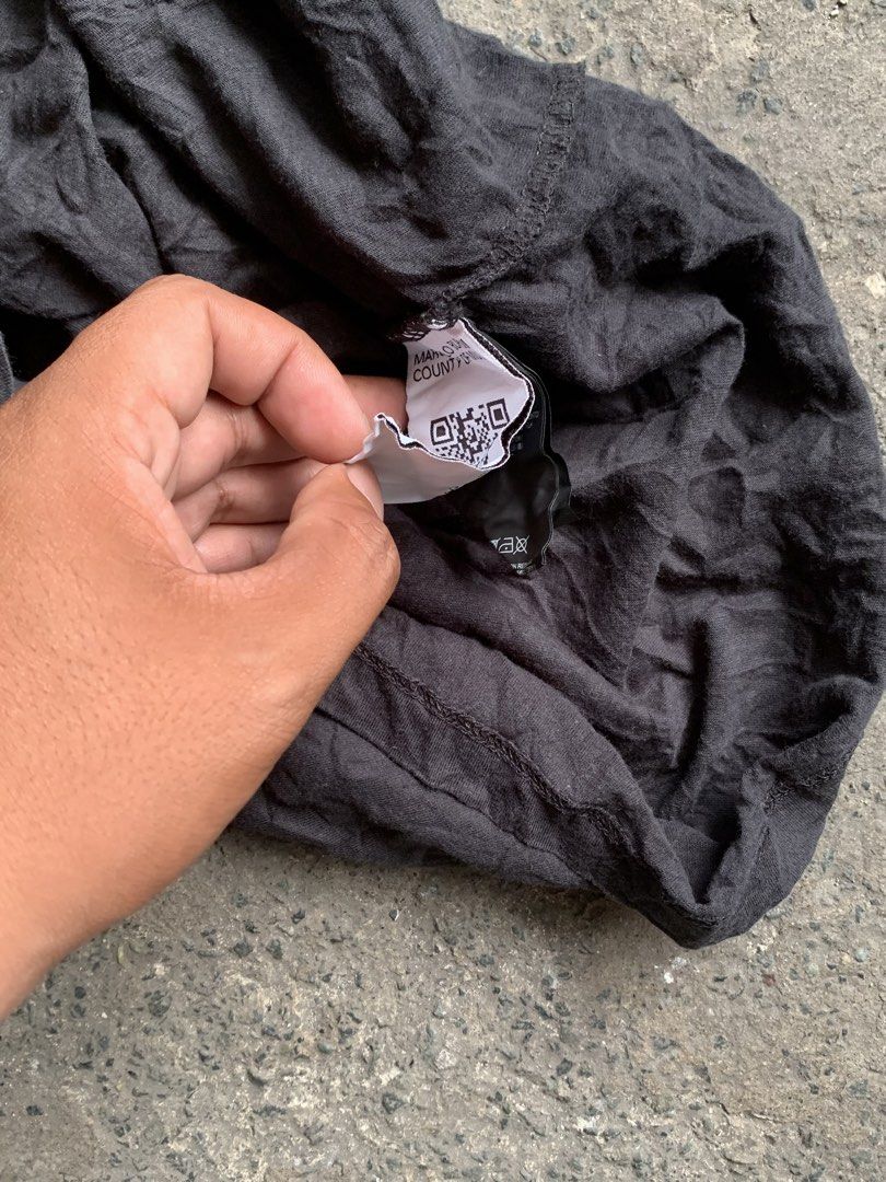 Tshirt (Category: Luxury Apparel) located in Rodriguez. Submitted by jmtoungas (Listing ID 1470756031, Image 3). Description: .