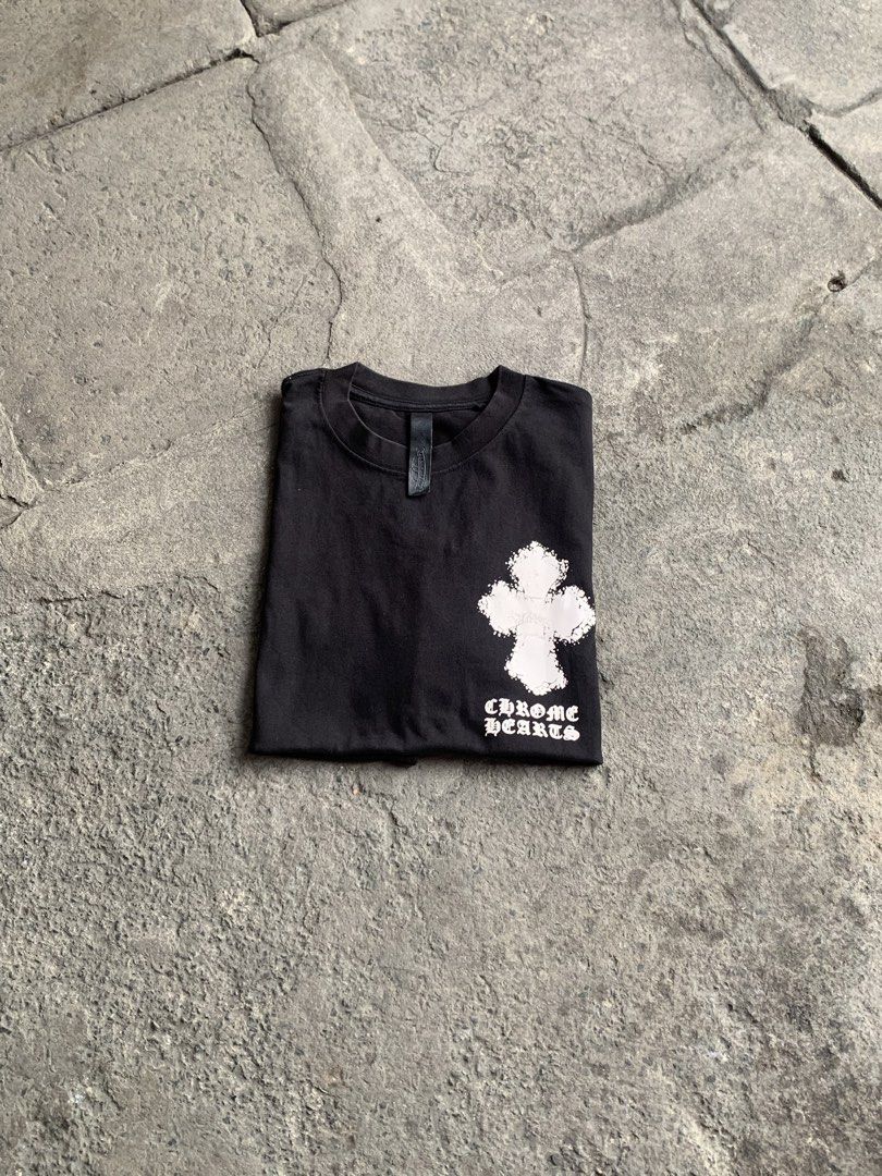 Tshirt (Category: Luxury Apparel) located in Rodriguez. Submitted by jmtoungas (Listing ID 1470756801, Image 3). Description: .