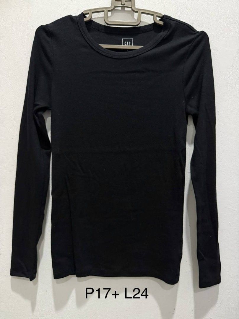 Tshirt basic Gap (Category: Longsleeves) located in Kuala Langat. Submitted by lemariruntuh (Listing ID 1470759937, Image 1). Description: -size on picture/ikut ukuran bukan tagging -baju x ada slit item preloved not for fussy buyer. please aware maybe ada stain or defect yg seller xperasan. kalau ada please refer picture. strictly no return or refund..
