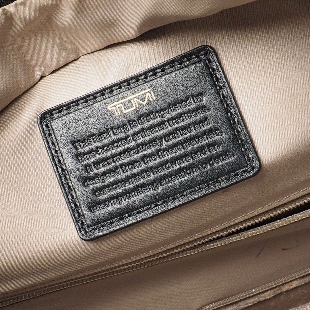 Tumi luggage (Category: Luxury Bags & Wallets) located in Quezon City. Submitted by brand.selection (Listing ID 1470776617, Image 2). Description: .