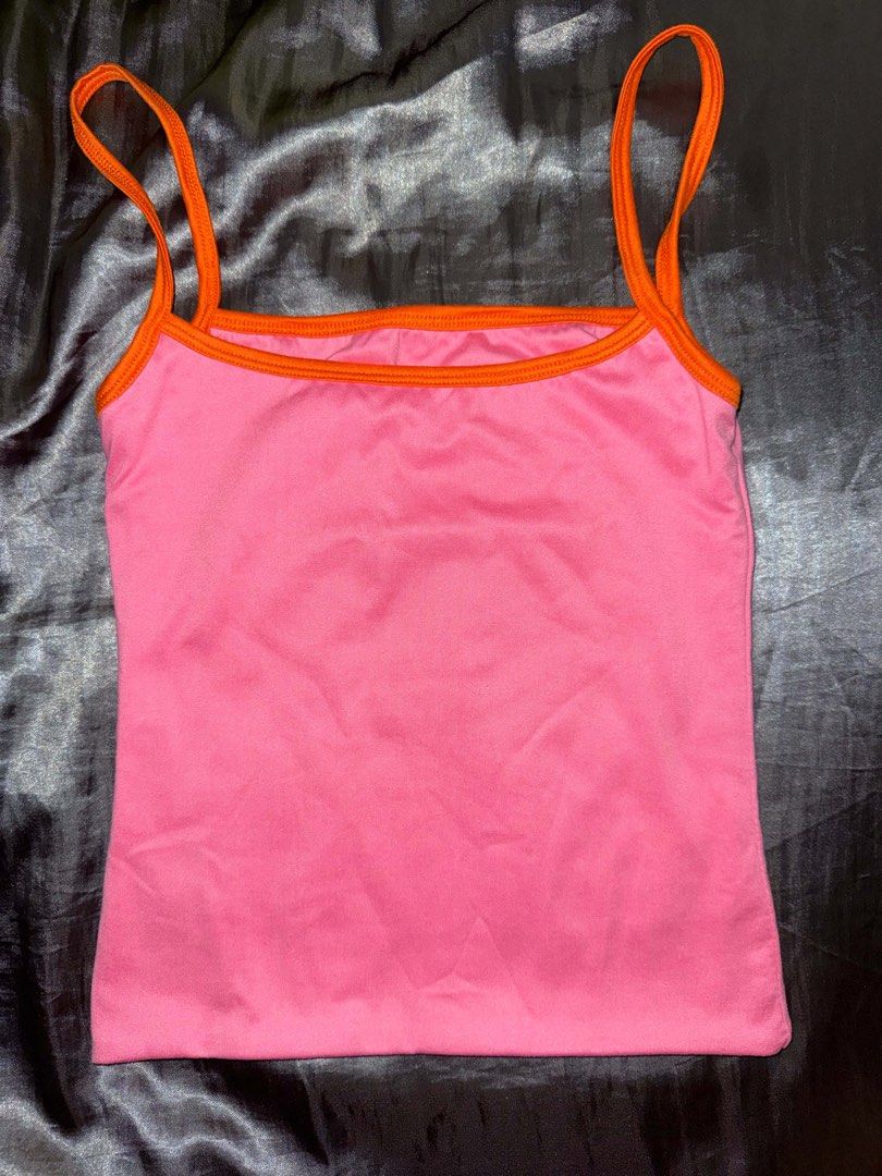 Two toned basic tank top (Category: Sleeveless) located in Manila. Submitted by gryff (Listing ID 1470796381, Image 2). Description: Two toned tank tops for only ₱300 〰️₱120 each, ₱300 for all 3 tank tops 〰️did not use (nilabhan lang po 🥹 nakatago lang sa damitan) 〰️fits xs-s frames (size S) 〰️rfs: decluttering dm if interested!.