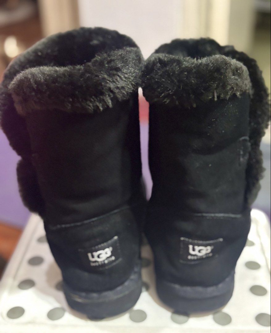 UGG Winter Boots (Category: Boots) located in Manila. Submitted by yunah08 (Listing ID 1470882022, Image 3). Description: Its comfortable for walking during winter, light weight and anti slip. No box.