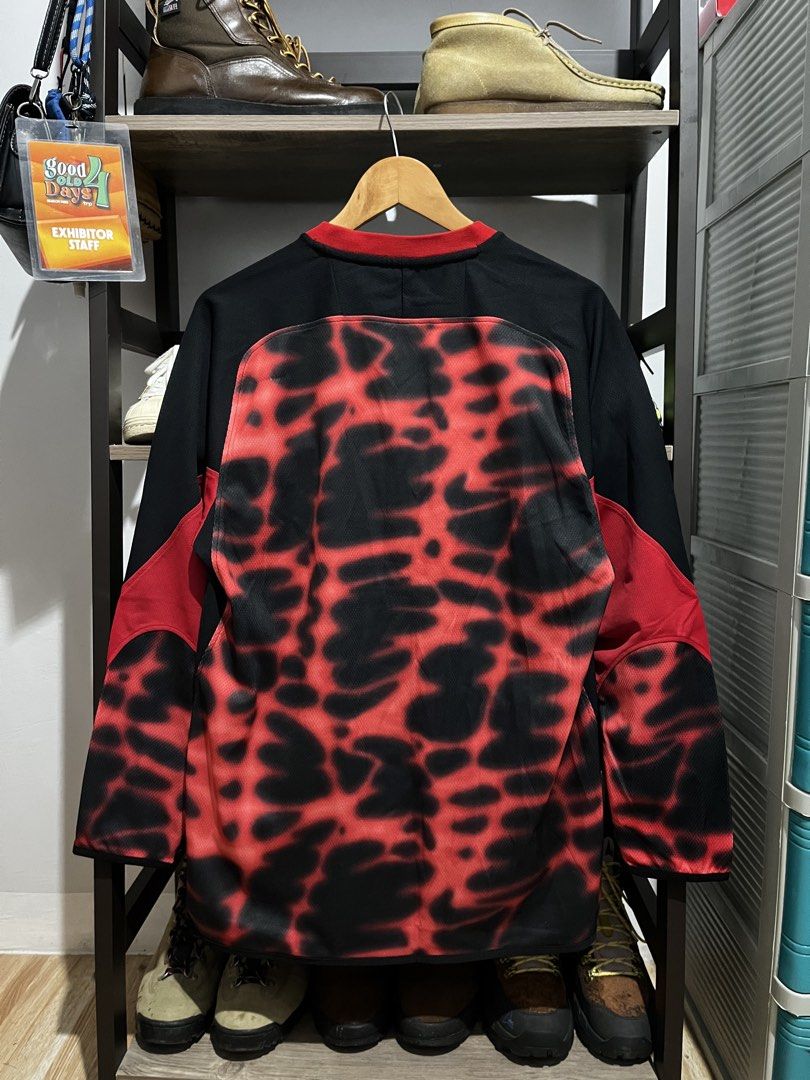 Umbro Goal Keeper Jersey (Category: Tshirts & Polo Shirts ) located in Calamba. Submitted by justtosellv2 (Listing ID 1470892210, Image 2). Description: Large 21 by 28.5 Very good condition .