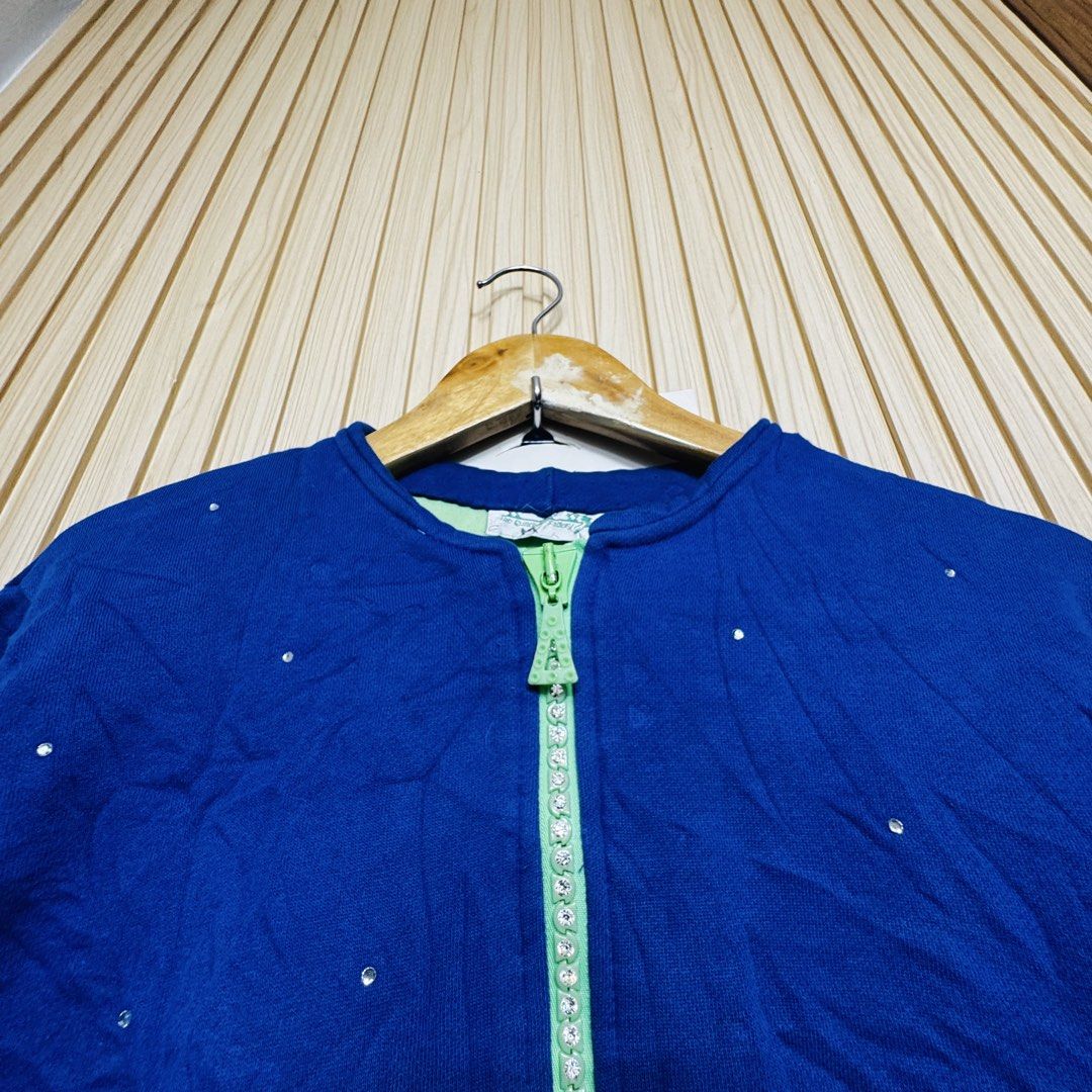 Unbranded BLUE MEDIUM 21x24 (Category: Longsleeves) located in Dasmarinas. Submitted by yg_supplies (Listing ID 1470888438, Image 3). Description: .