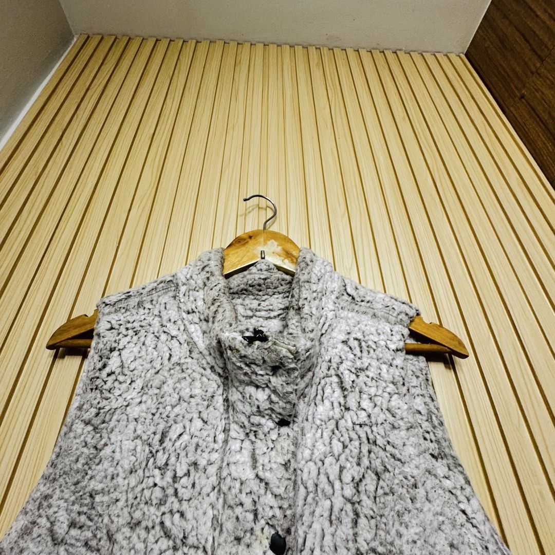 UNBRANDED SHERPA GREY 20x22 (Category: Coats, Jackets and Outerwear) located in Dasmarinas. Submitted by yg_supplies (Listing ID 1470898413, Image 3). Description: .