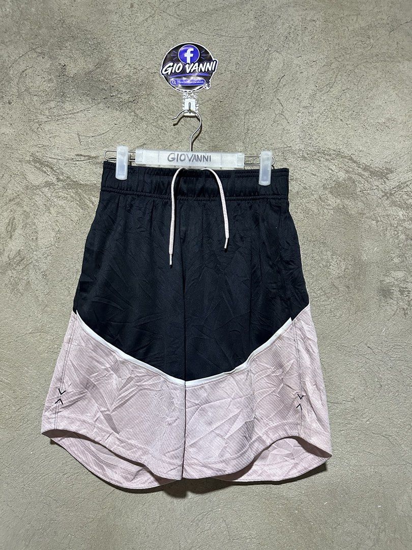 Under Armour Stephen Curry “Ruin the Game (Category: Activewear) located in Ozamiz City. Submitted by quick_done_deals (Listing ID 1470767812, Image 3). Description: 🛒 ** Under Armour Stephen Curry “Ruin the Game” athletic shorts ** 💯 Excellent Condition 📐 Dimes: Length: 19 Waist: 30-32 🔍 Issue: None 🎨 Color Rate: 9.5 / 10.