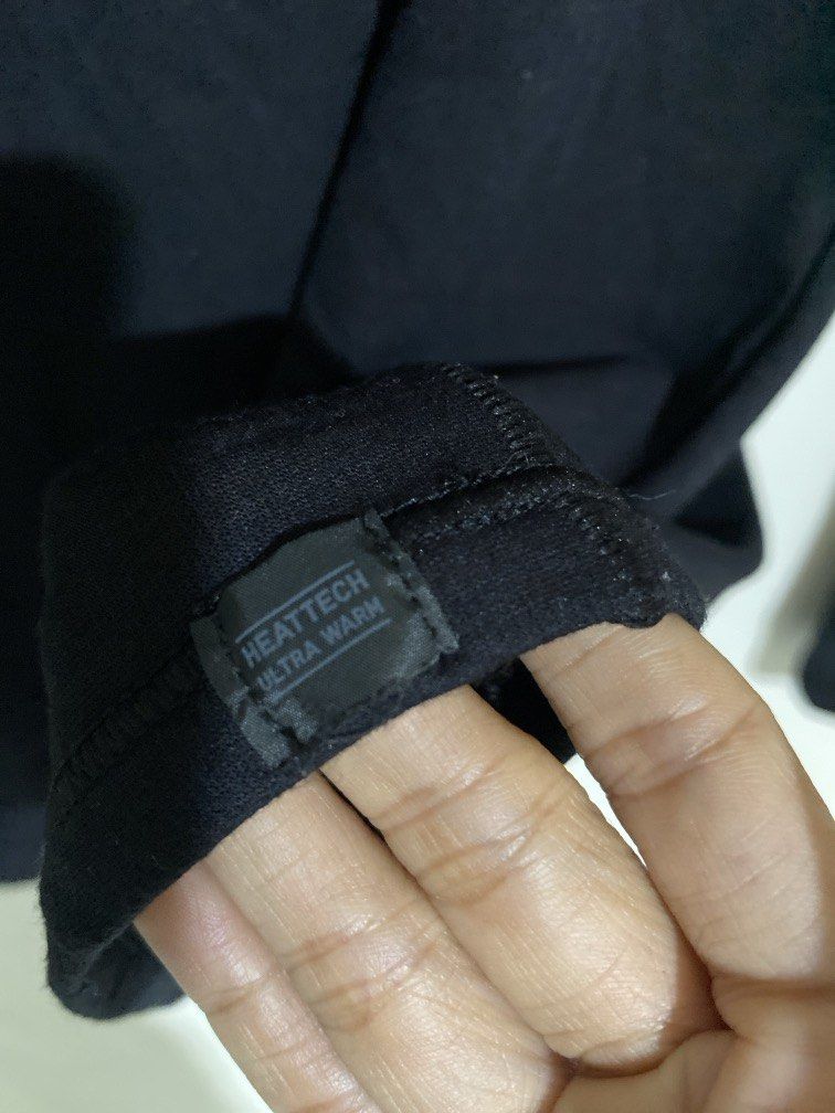 Uniqlo heattech ultrawarm L (Category: Longsleeves) located in Subic. Submitted by tintindera (Listing ID 1470766586, Image 3). Description: 2 pcs available No more haggling please.