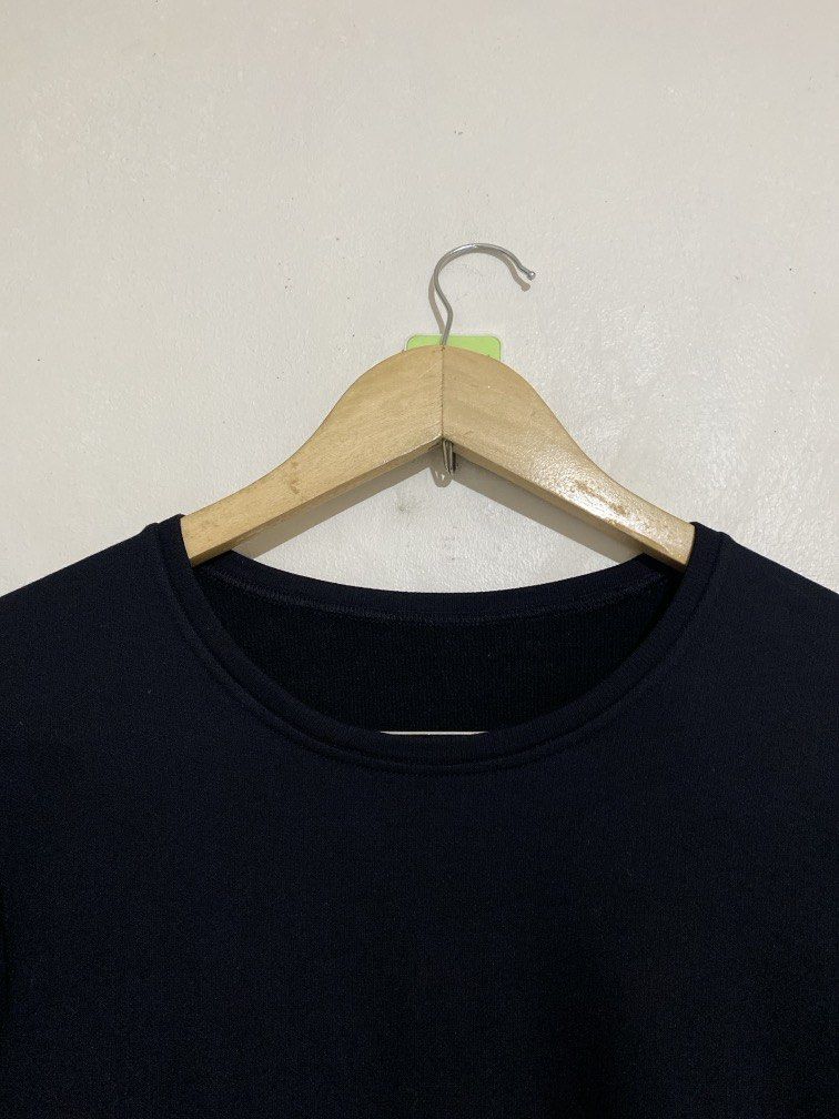 Uniqlo heattech ultrawarm L (Category: Longsleeves) located in Subic. Submitted by tintindera (Listing ID 1470766586, Image 2). Description: 2 pcs available No more haggling please.
