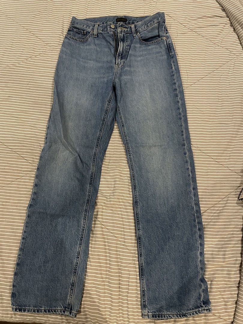 Uniqlo jeans (Category: Jeans) located in Manila. Submitted by franceshous (Listing ID 1470782398, Image 1). Description: .