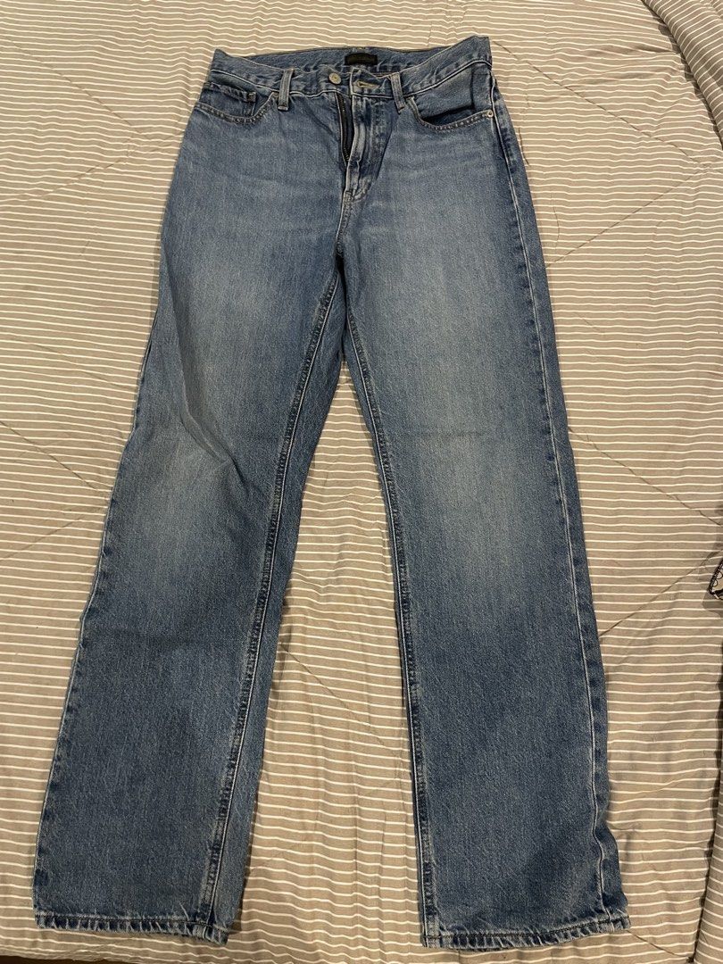 UNIQLO JEANS (Category: Jeans) located in Las Pinas. Submitted by francesaly (Listing ID 1470782412, Image 1). Description: .