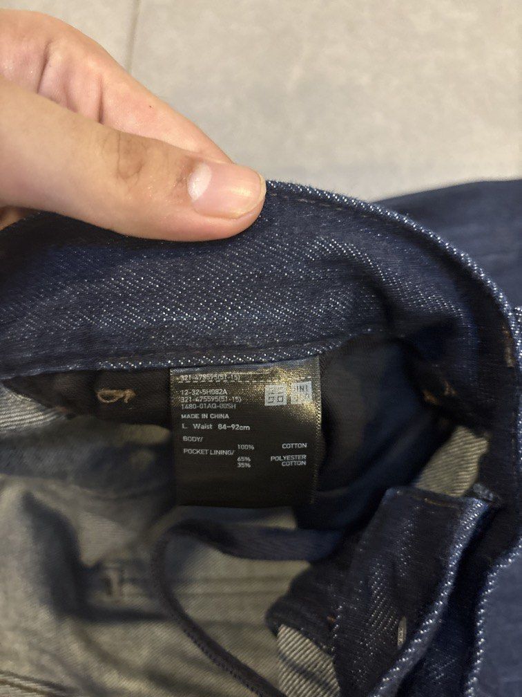 Uniqlo Jeans Raw Denim Alternative (Category: Jeans) located in Cavite. Submitted by skydebelen62804 (Listing ID 1470866780, Image 3). Description: Length 40 waist 36 Leg open 9 Large on Tag Nego For sure buyers .