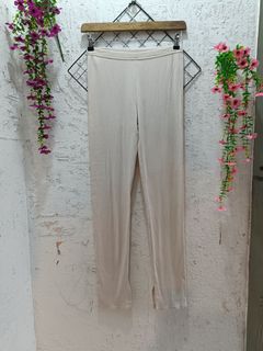 (Category: ) located in . Submitted by original_uniqlo (Listing ID 1470744729, Image 1). Description: .
