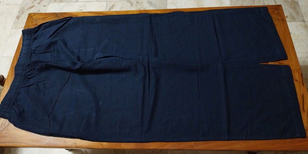 UNIQLO Linen Blend Easy Pants (Category: Other Bottoms) located in Marikina City. Submitted by positivity.thriftshop (Listing ID 1470902835, Image 2). Description: 💟 UNIQLO Linen Blend Easy Pants. Navy blue color,with outer drawstring, worn once, bought in sg (original price 990) 💟 SIZE M (see attached photos for the measurements) 💚 MOP: GCash ONLY 🚚 DELIVERY OPTIONS: LBC or J&T only (shipping fee c/o buyer) 👎 NO Cancellation, return or exch