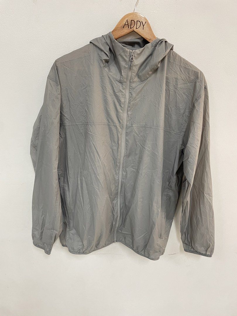 Uniqlo Packable UV-cut parka / 3D cut (Category: Coats, Jackets and Outerwear) located in Mexico. Submitted by addyshane78413 (Listing ID 1470881342, Image 3). Description: Uniqlo Packable UV-cut parka / 3D cut Medium on tag Color: gray W:22.5 L: 26 MOP: Gcash ✅ Mine Now, Pay Now ✅ First to Pay, Gets the Item ❌No rush shipping 📍 PAMPANGA Courier: JnT 🚚🚚 PM 💌💌.