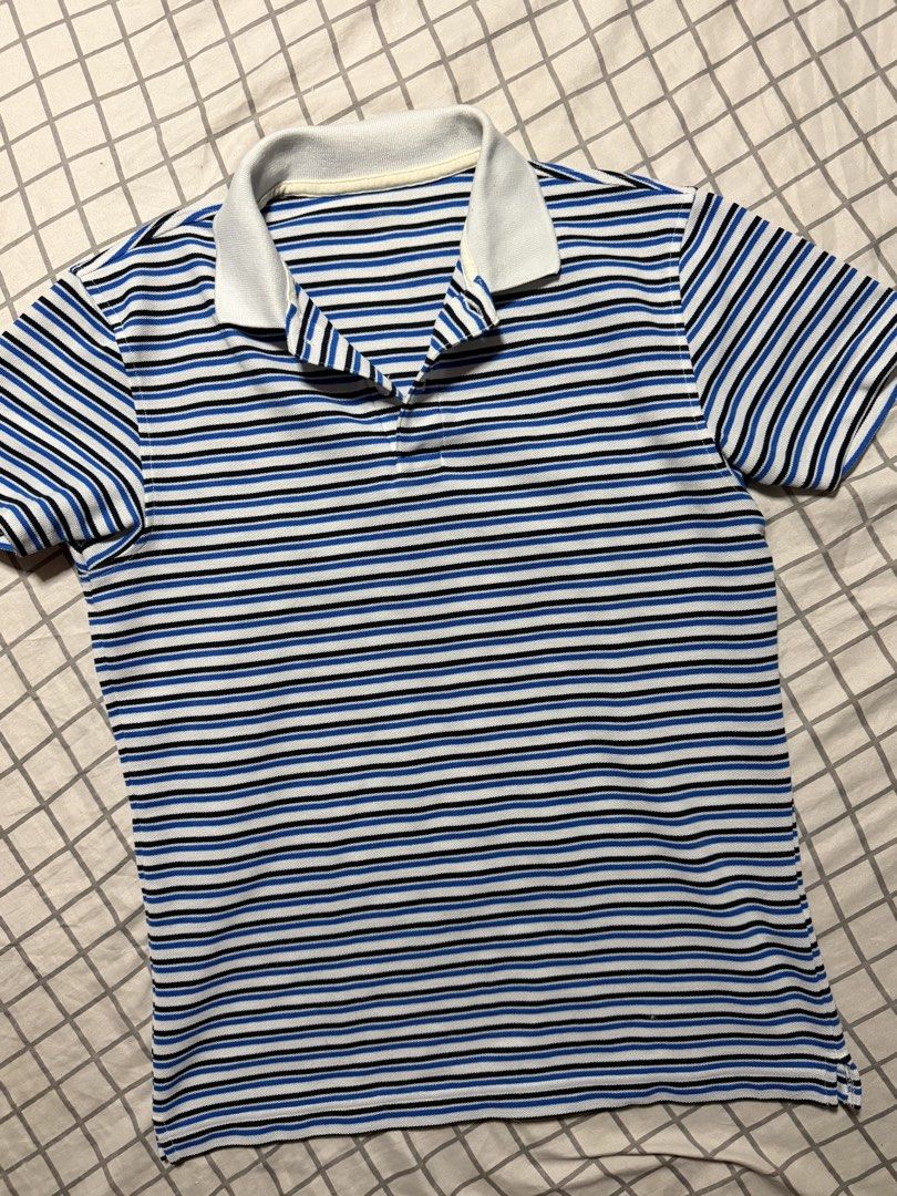 Uniqlo Polo Shirt (Category: Shirts) located in Quezon City. Submitted by pinkyswearshop (Listing ID 1470821403, Image 2). Description: .