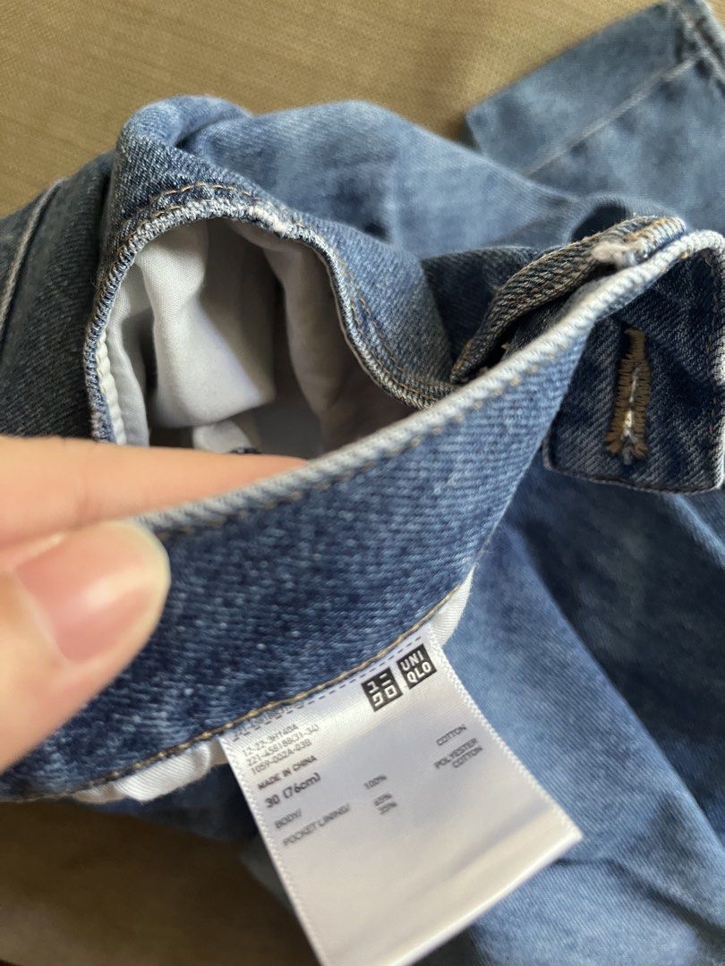 Uniqlo Ripped Blue Jeans Size 30 (Category: Jeans) located in Paranaque City. Submitted by lulusclosetfinds (Listing ID 1470790943, Image 2). Description: - Brand: Uniqlo - Style: Distressed jeans with ripped front details - Wash: Blue wash - Size: 30 (76cm waist) - Material: Cotton blend (polyester pocket lining) - Closure: Standard button and zipper fly - Condition: Great for casual everyday wear.