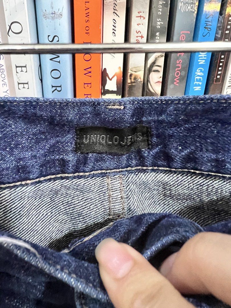 Uniqlo straight cut jeans (Category: Jeans) located in Davao. Submitted by bonksz (Listing ID 1470876647, Image 2). Description: Size 22 sa tag fits 24 waist. Good condition.