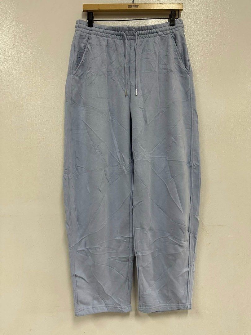 Uniqlo Sweat barrel Ankle pants (Category: Other Bottoms) located in Mabalacat. Submitted by lasantia (Listing ID 1470833002, Image 1). Description: Uniqlo Sweat barrel Ankle pants excellent condition (no issue) size: XL loc.: Pampanga courier: J&T PM📩.