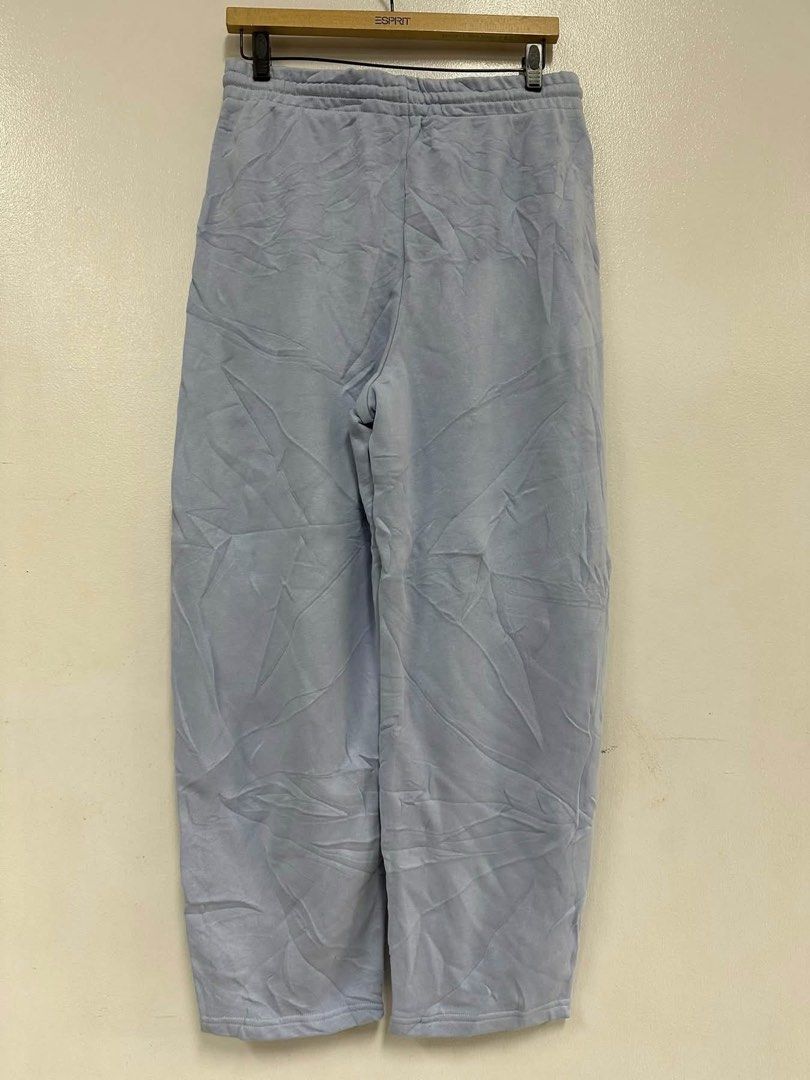 Uniqlo Sweat barrel Ankle pants (Category: Other Bottoms) located in Mabalacat. Submitted by lasantia (Listing ID 1470833002, Image 2). Description: Uniqlo Sweat barrel Ankle pants excellent condition (no issue) size: XL loc.: Pampanga courier: J&T PM📩.