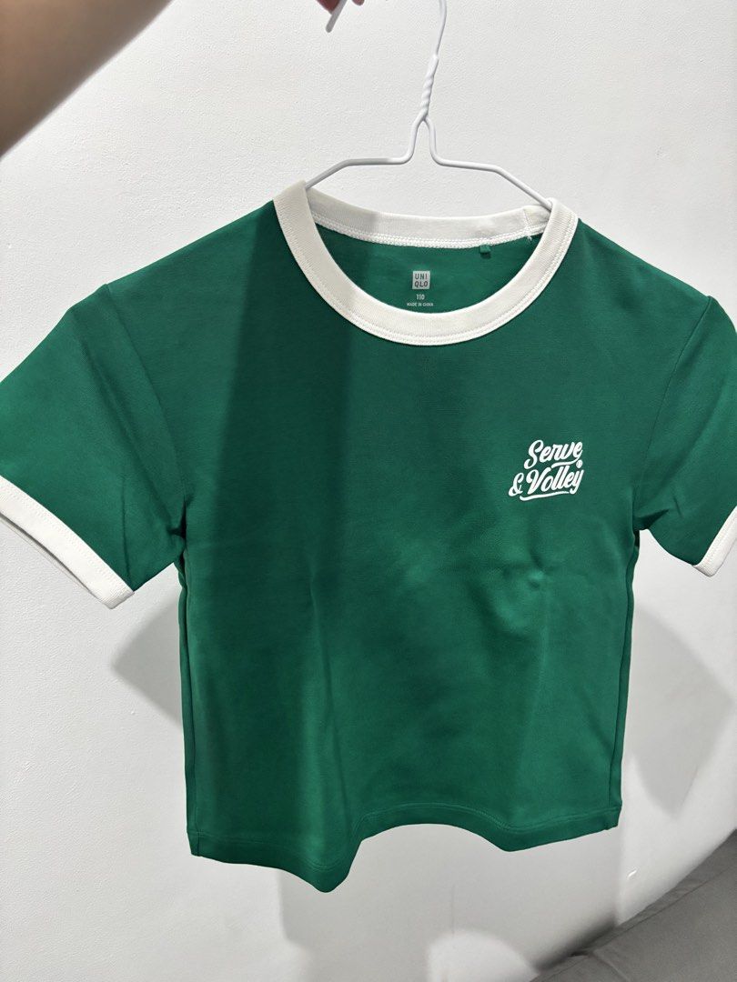 Uniqlo top (Category: Shirts) located in San Fernando. Submitted by _itsmedani (Listing ID 1470779068, Image 1). Description: No flaws/issues.