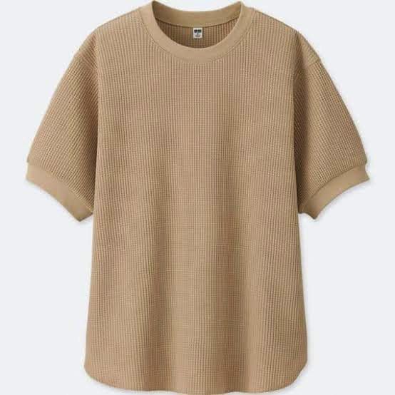 UNIQLO Waffle Beige Top / 1702 (Category: Blouses) located in Paranaque City. Submitted by famsale2016 (Listing ID 1470818168, Image 2). Description: Like new ✨ Size M on tag can fit L Please Note: Product color may vary slightly due to photographic lighting sources or your monitor settings .