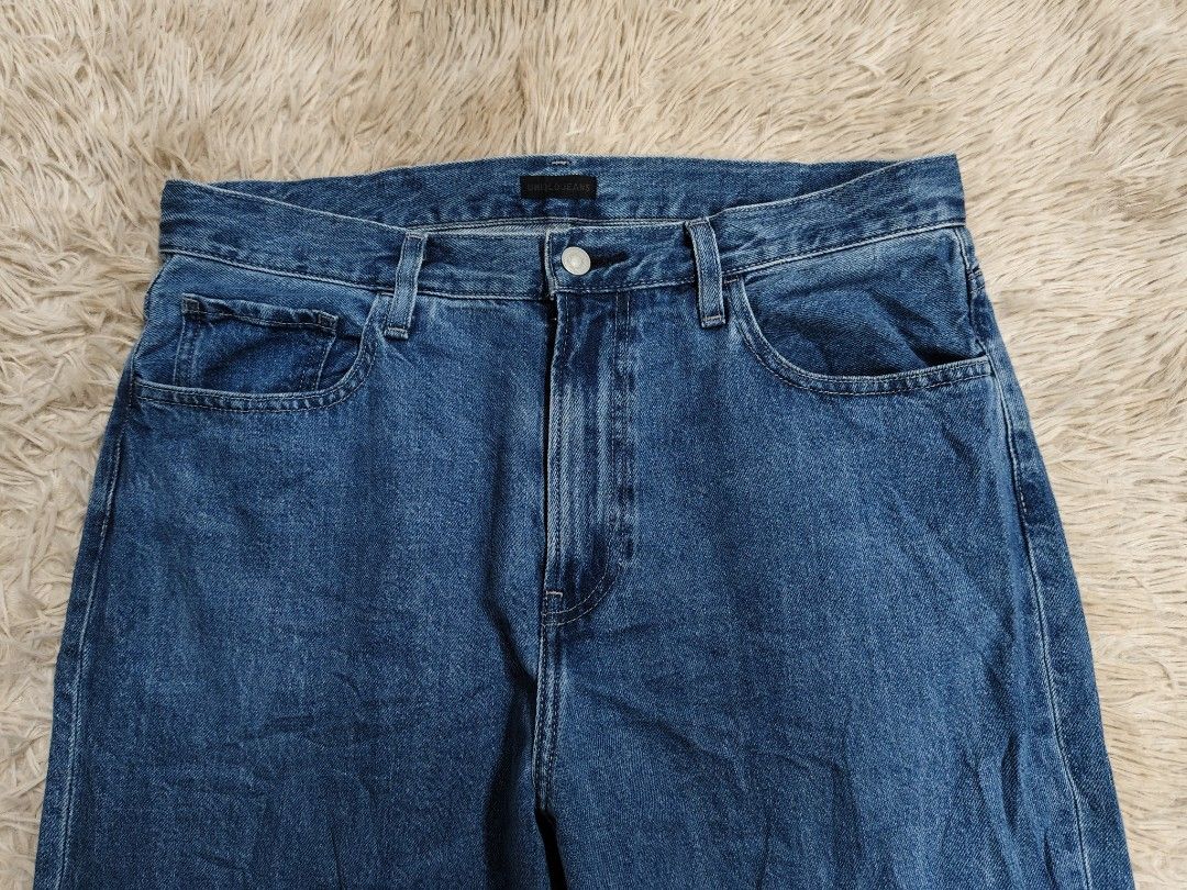 Uniqlo Wide Straight Jeans (Category: Jeans) located in Angeles City. Submitted by miss_independent01 (Listing ID 1470769387, Image 3). Description: Uniqlo Wide Straight Jeans Width: 17 (33-34) Length: 40 MOP: Gcash ✅ Mine Now, Pay Now ✅ First to Pay, Gets the Item 📍 PAMPANGA Courier: JnT 🚚🚚 PM 💌💌.