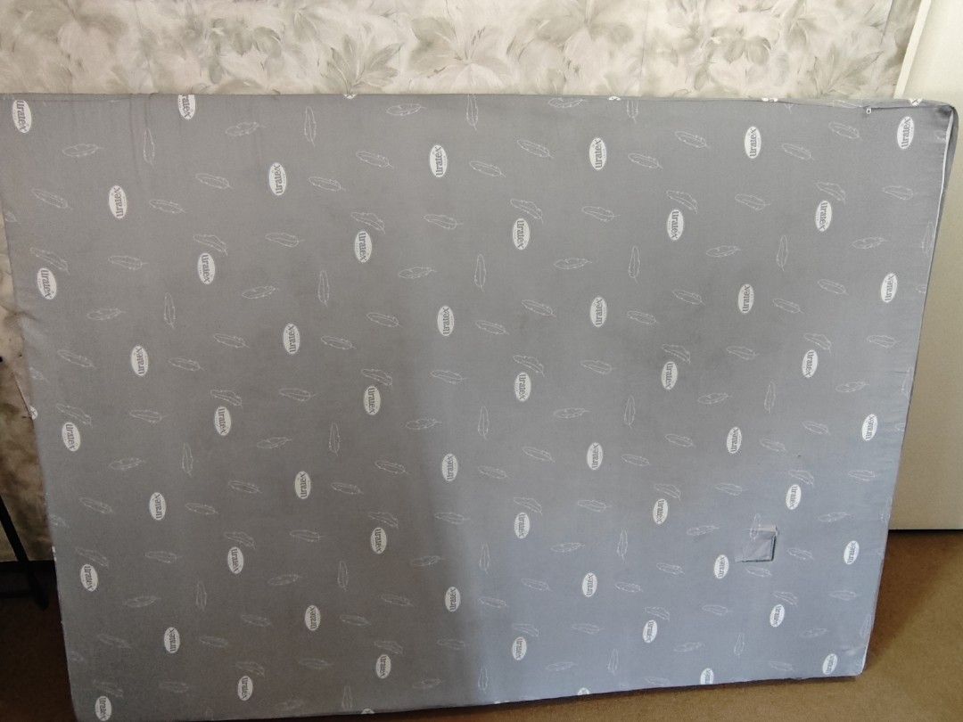 Uratex Foam Mattress full double 6" thickness (Category: Bed Frames & Mattresses) located in Paranaque City. Submitted by anonymoosh (Listing ID 1470792612, Image 2). Description: Selling a comfy Uratex foam mattress in grey with a cute feather pattern. It's soft on top with firm support underneath, perfect for starting family. Clean and ready for pickup! loc bf homes paranaque .