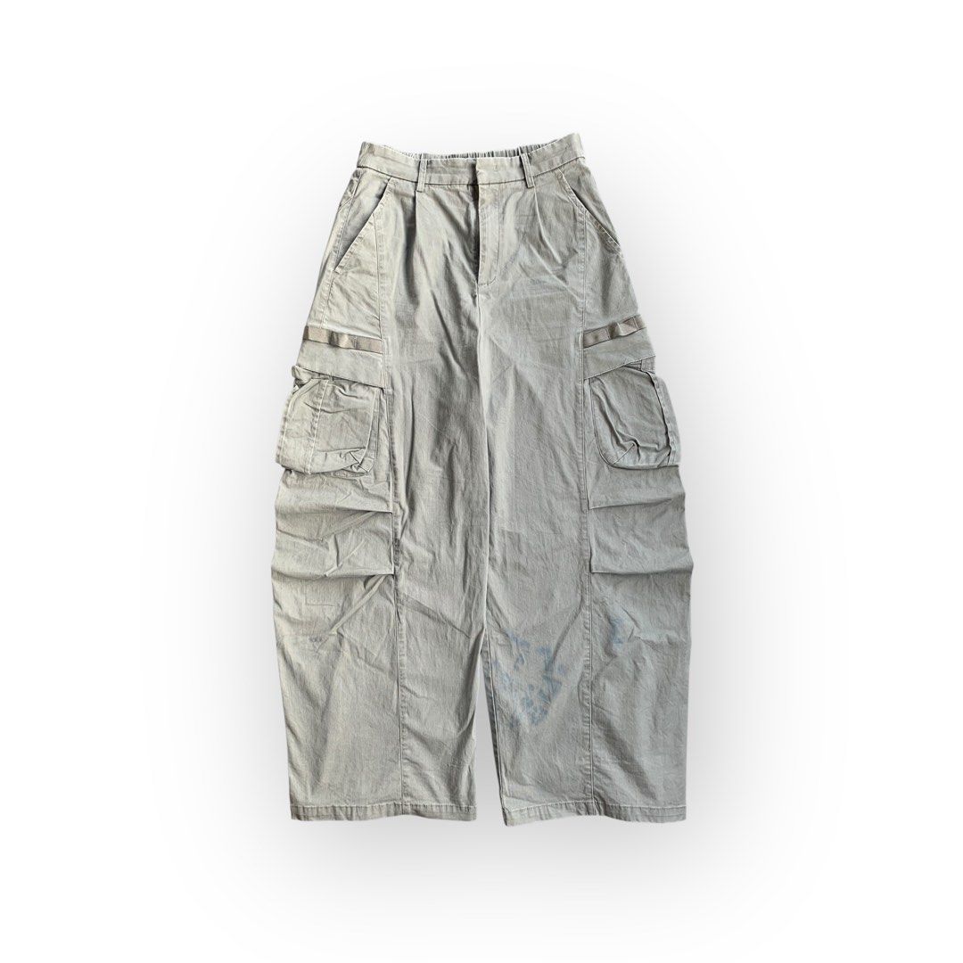 Urban Revivo Cargo Pants (Category: Jeans) located in Malinao. Submitted by nhlcrza (Listing ID 1470908086, Image 1). Description: size - M 28-34 W” x 39.5 L” 11.5 Hem” excellent condition ( has minimal color bleed stains ).