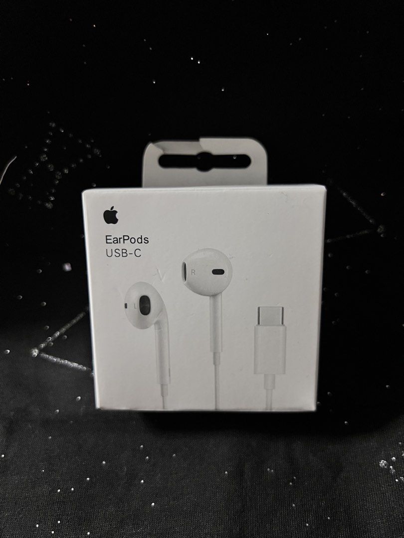 USB C EARPODS PLUG AND PLAY (Category: Earphones) located in Manila. Submitted by as_onlineshop11 (Listing ID 1470882757, Image 1). Description: ORIGINAL EQUIPMENT MANUFACTURER PLUG AND PLAY HIGH GRADE APPLE WORKING MIC GOODS FOR VEDIOCALL / ONLINE CLASS WITH 3 days warranty VIA LALAMOVE | J&T | MEET UP.