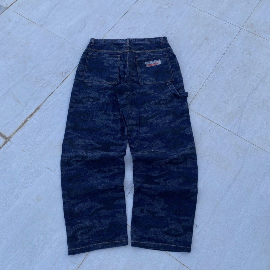 USNS Double knee Carpenter baggy Camo Pants (Category: Jeans) located in San Francisco. Submitted by egylouise638632 (Listing ID 1470867078, Image 1). Description: USNS Double knee Carpenter baggy Camo Pants Waistline:33 Length:43 Tight:13 Hem:9.5 Excellent condition 10/10 color rate Need wash 700+shipping fee.