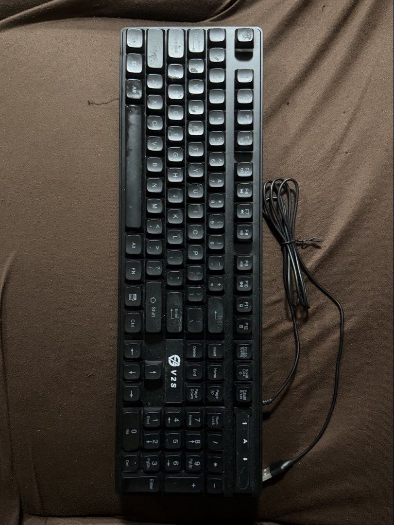 V2S Computer Keyboard USB Wired (Category: Computer Keyboard) located in Manila. Submitted by jillibeans (Listing ID 1470865866, Image 1). Description: Good condition.