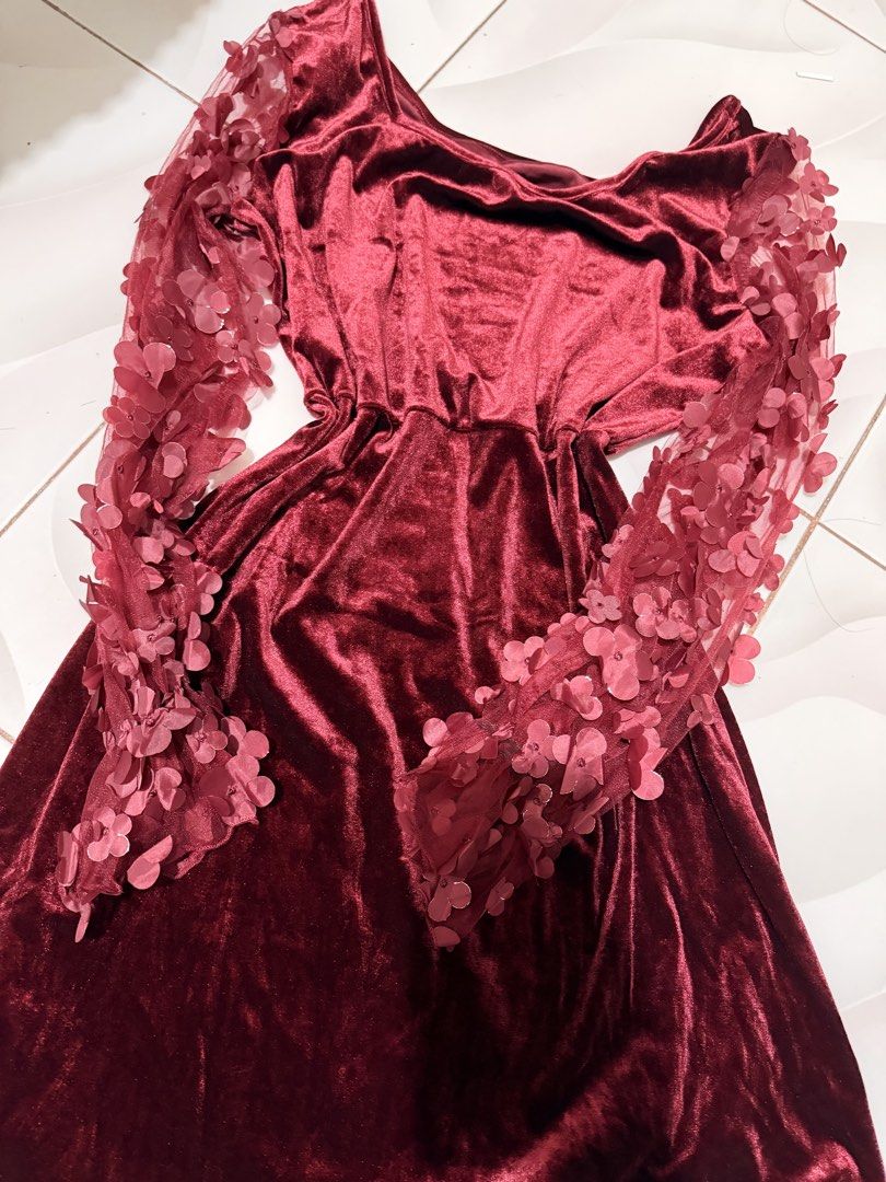 VAMPIRE HALLOWEEN COSTUME (Category: Dresses) located in Bacoor. Submitted by nd.clothing (Listing ID 1470812685, Image 2). Description: .