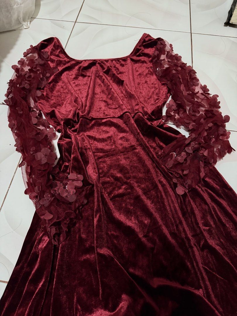 VAMPIRE HALLOWEEN COSTUME (Category: Dresses) located in Bacoor. Submitted by nd.clothing (Listing ID 1470812685, Image 3). Description: .