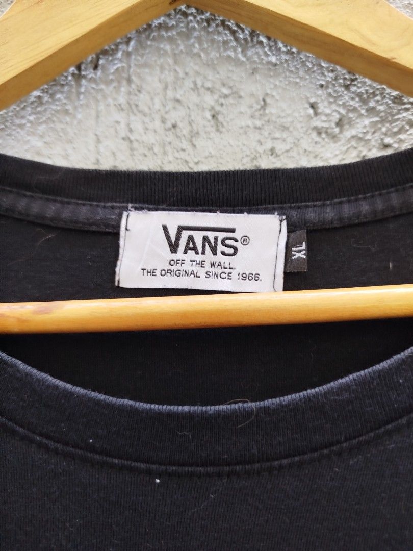 VANS (Category: Activewear) located in Quezon City. Submitted by y2k_thriftkid (Listing ID 1470770022, Image 3). Description: FOR SALE VANS TEE SIZE XL EXCELLENT CONDI CL 9-10.