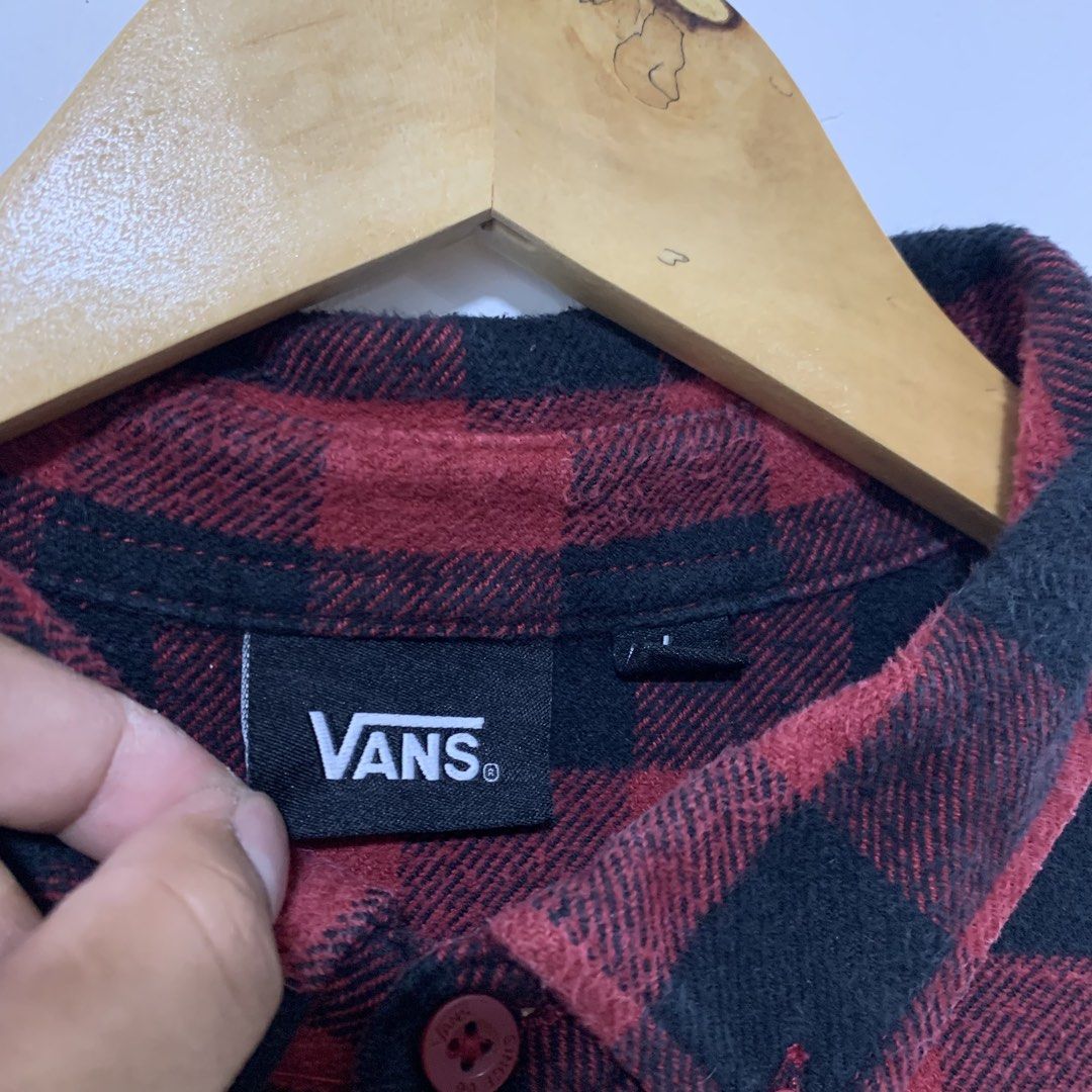 Vans (Category: Formal Shirts) located in Cavite. Submitted by yobubsss (Listing ID 1470910624, Image 3). Description: Size Large 22w 30L Good condition No issue.
